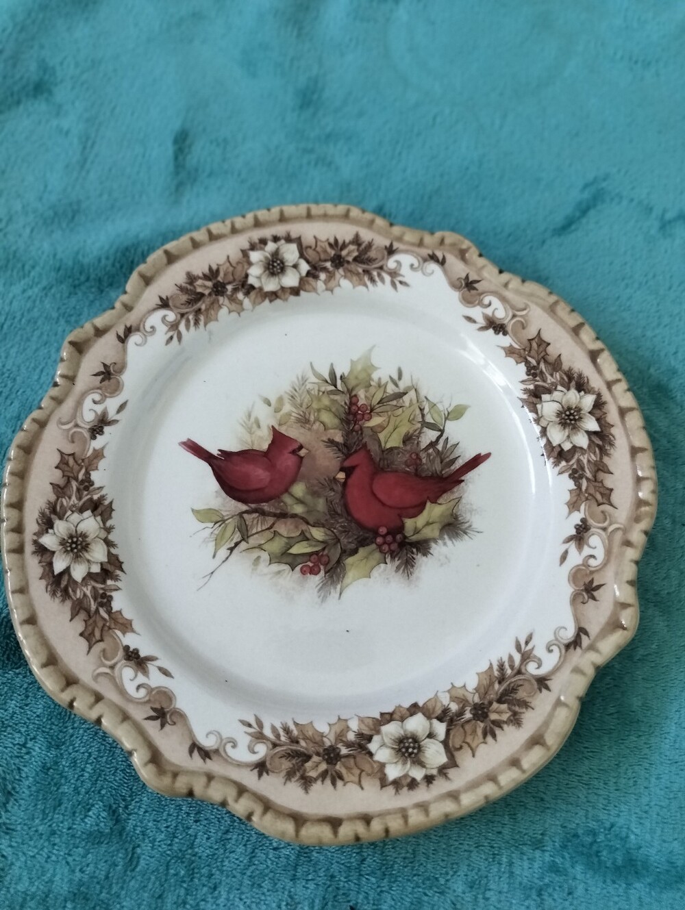 Cracker Barrel Susan Winget Cardinal Stoneware Plate Holly & Poinsettia